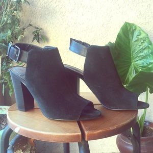 Tahari Margaret black suede heels